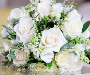 Beautiful White Roses Bouquet Wallpaper